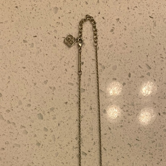 Kendra Scott Pendant Necklace - Picture 3 of 3